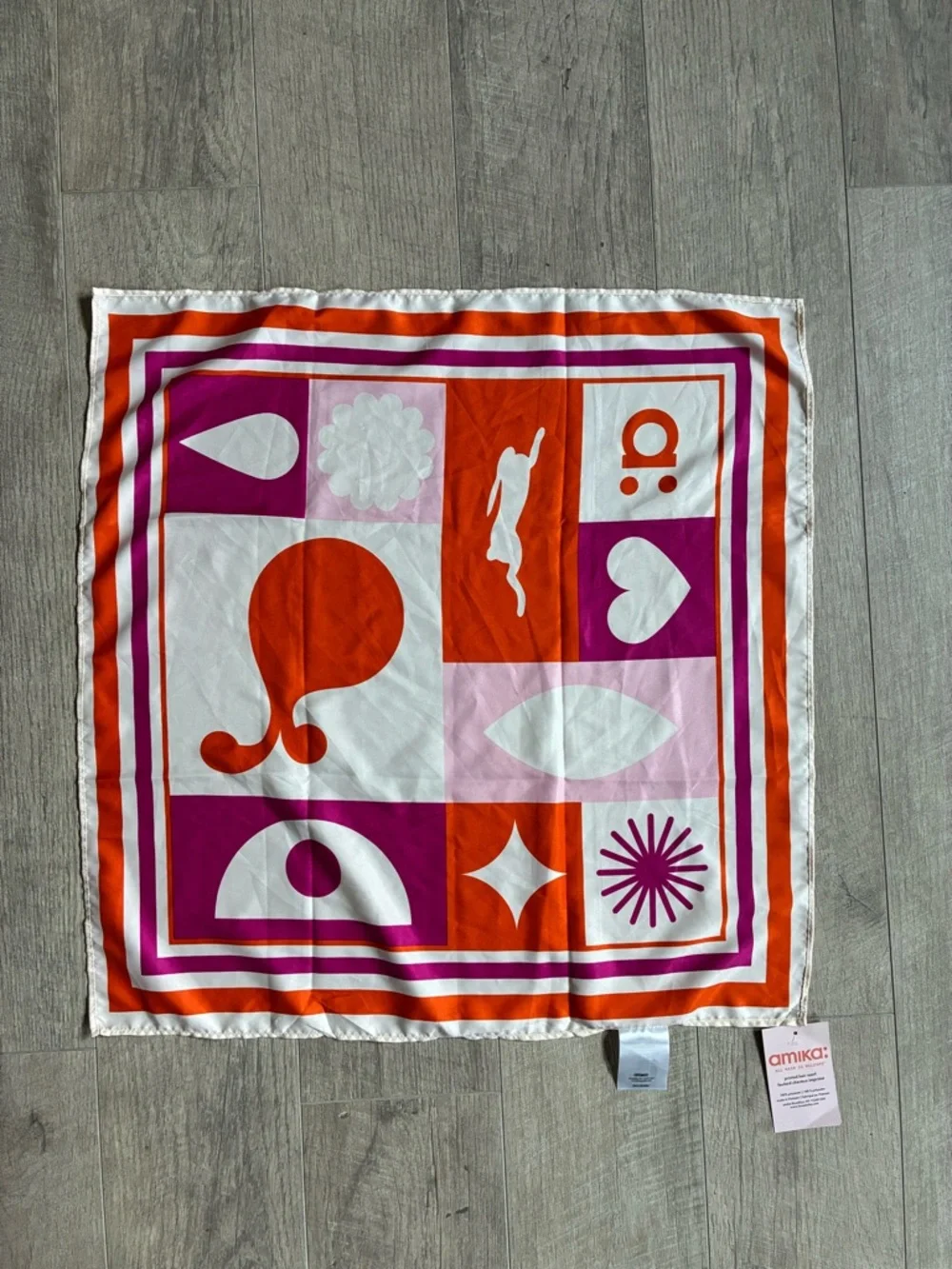 amika bold orange